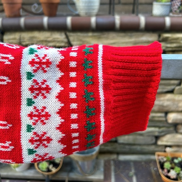 New Doggy Christmas sweater - Picture 4 of 12